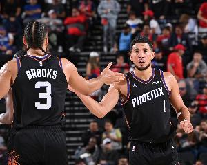 布克：比賽打得不容易 我們有狄龍古德溫能適應(yīng)高強(qiáng)度對(duì)抗